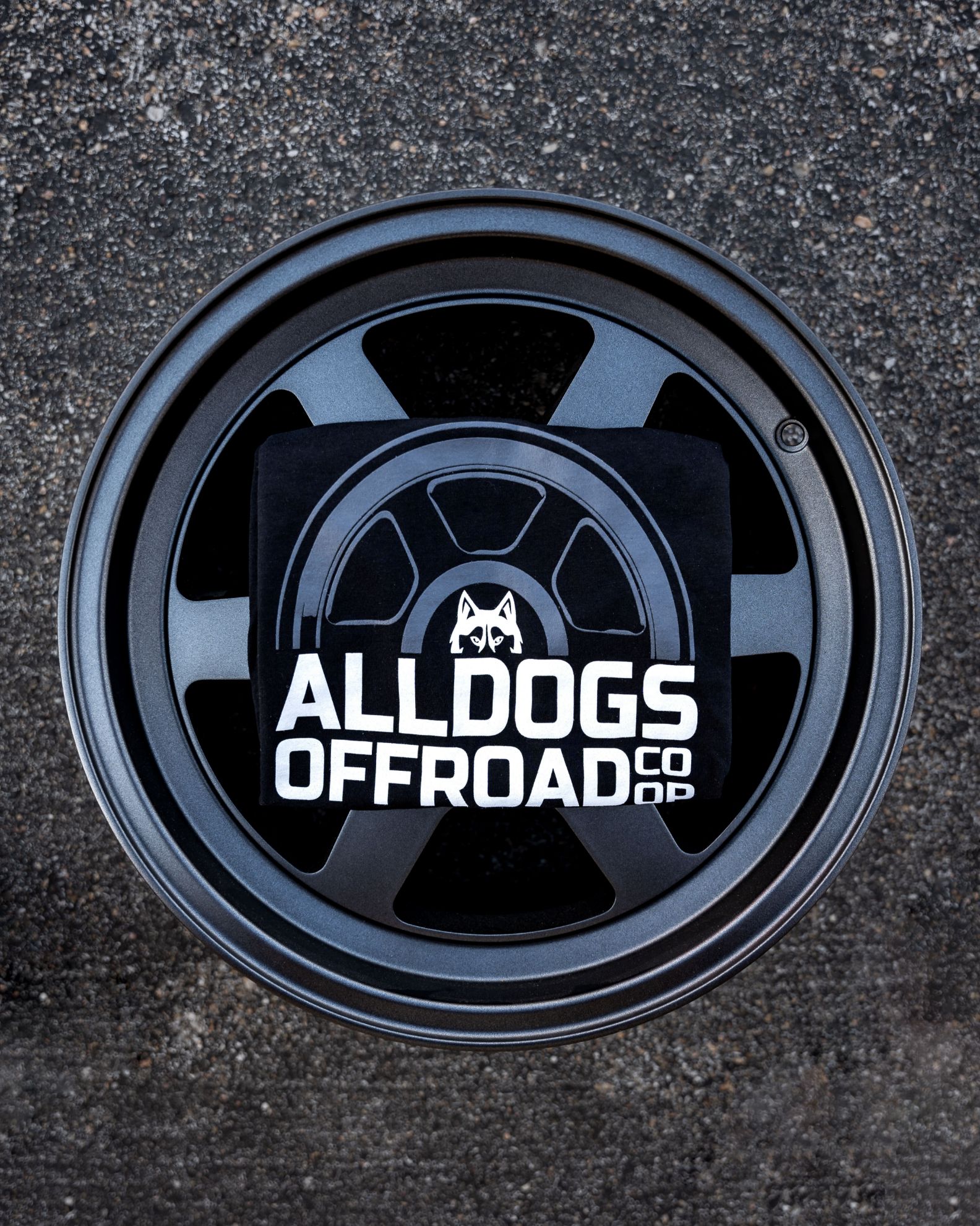 Alldogs Offroad Coop. Alldogs Offroad Coop RB6 V2 Wheel T-Shirt