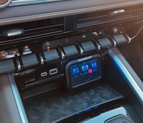 Picture of Baja 686 Industries 23+ Colorado/Canyon Center Console Auxbeam 6 Gang Switch Panel Mount
